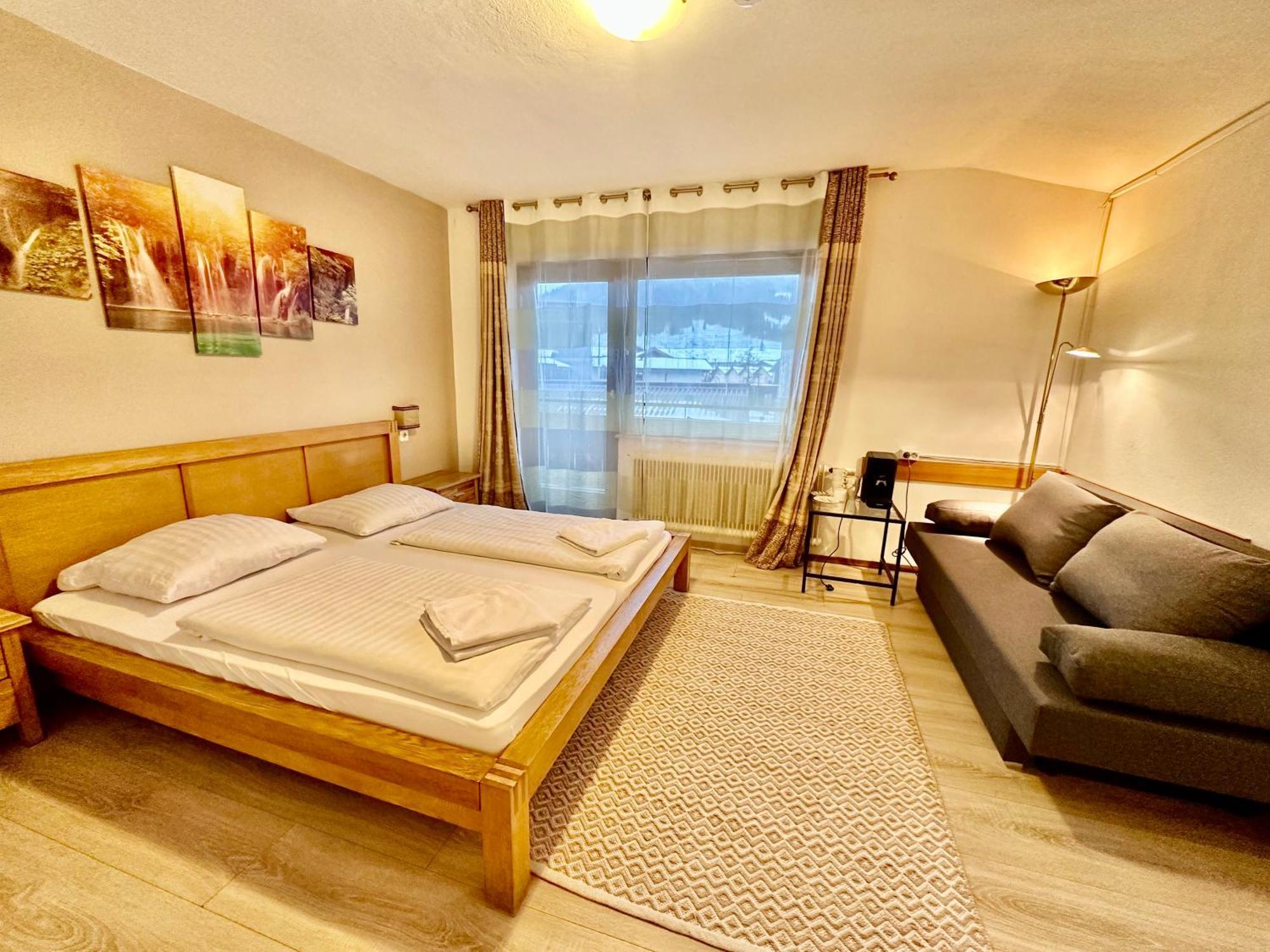 フッシュ・アン・デア・グロースグロックナーシュトラーセ Haus Maria Bed & Breakfast エクステリア 写真