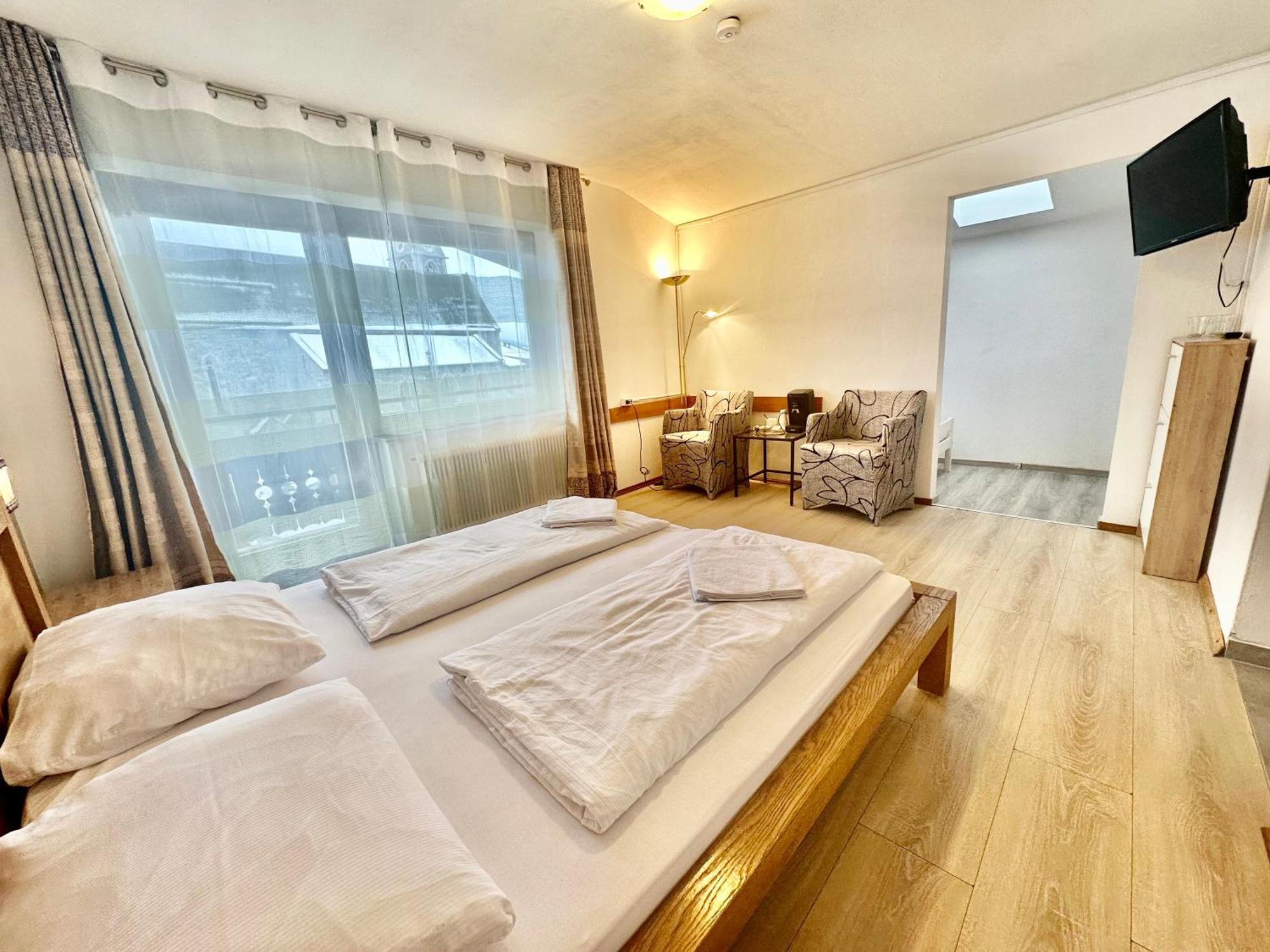 フッシュ・アン・デア・グロースグロックナーシュトラーセ Haus Maria Bed & Breakfast エクステリア 写真